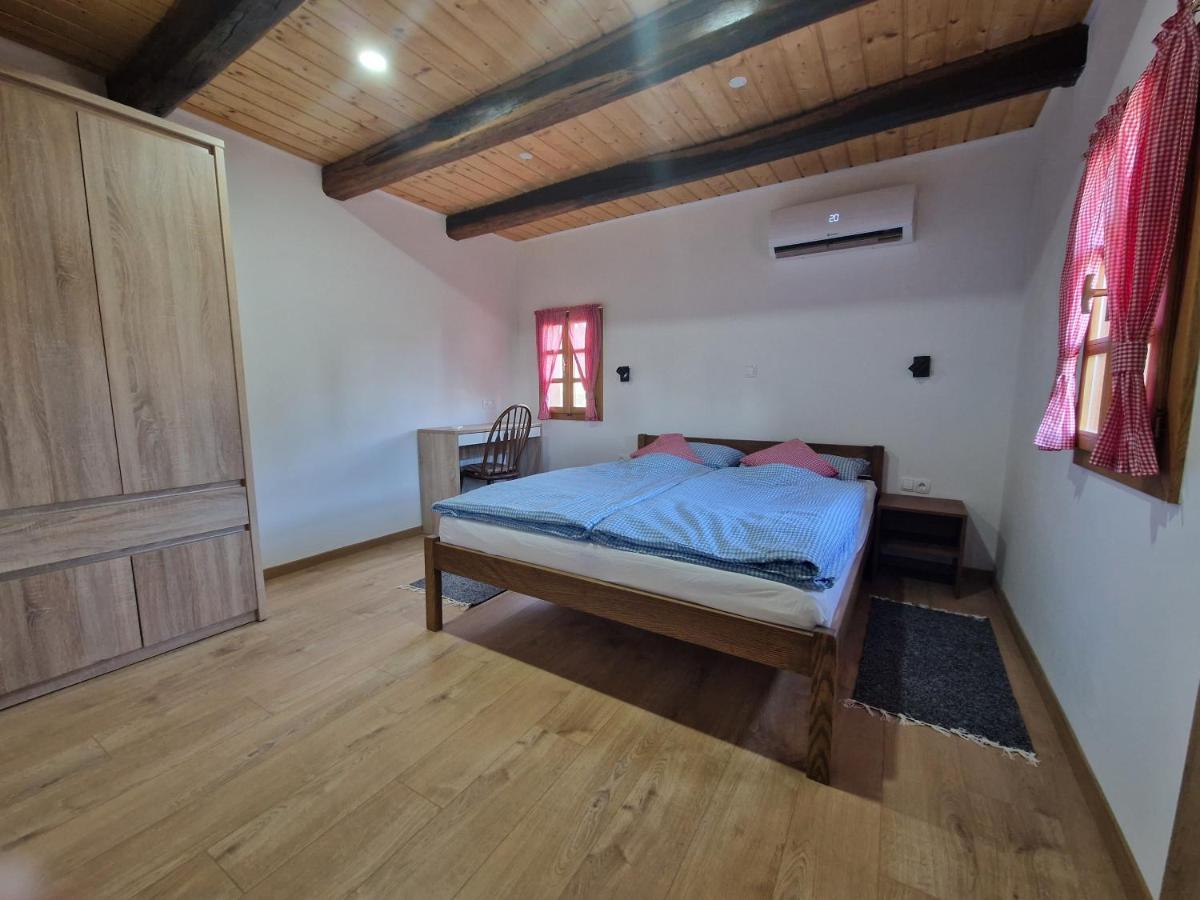 Ruralna Kuca Za Odmor Villa Pozun Ozalj Exterior photo